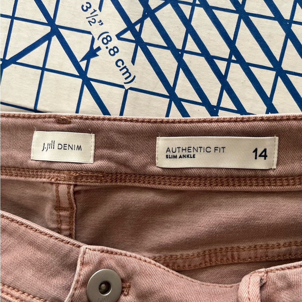 J JILL SLIM STRAIGHT-ANKLE SOFT PINK JEANS SZ 14 EUC SOFT STRETCHY DENIM - Picture 3 of 7